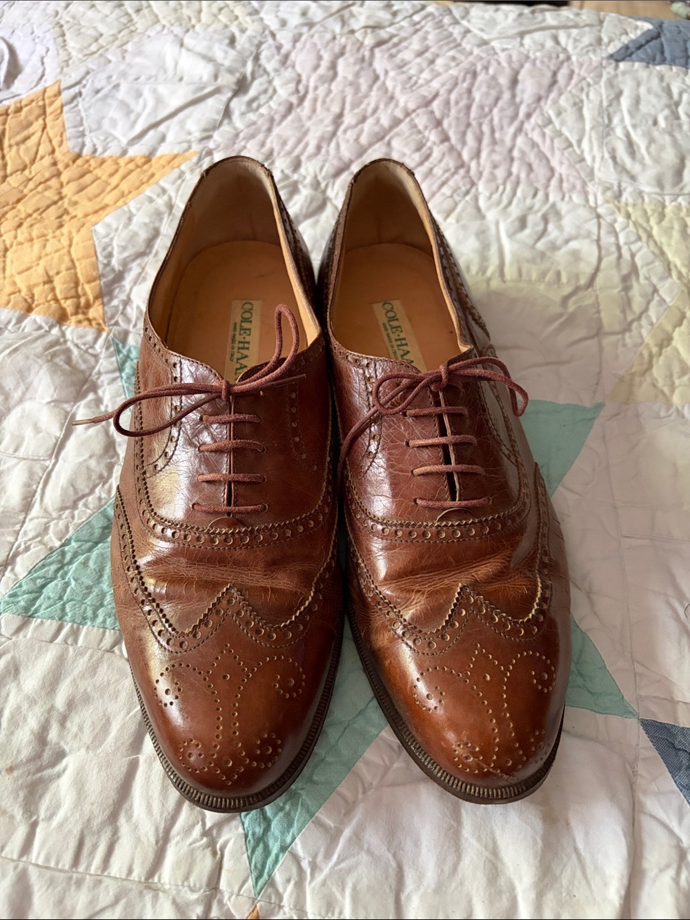 Cole Haan Chestnut Brown Leather Wingtip Oxfords, men’s 8.5, women’s 9.5-10m